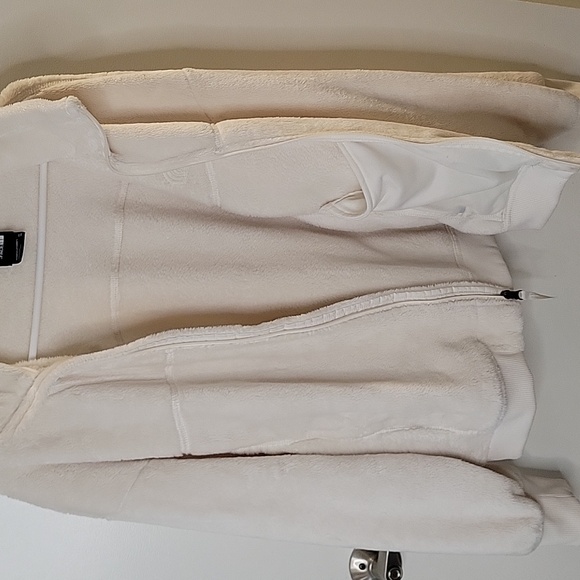 Women's North Face Cream Fleece Jacket - Picture 5 of 5